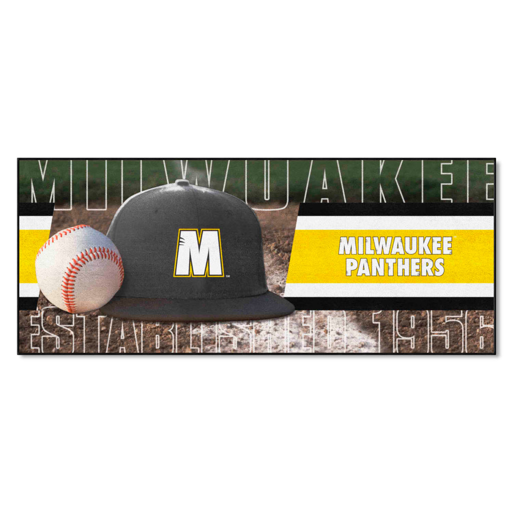 University Of Wisconsin-Milwau Baseball Runner