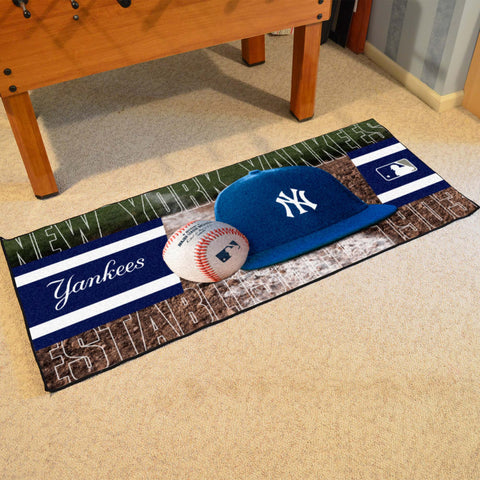 MLB - New York Yankees Baseball Runner