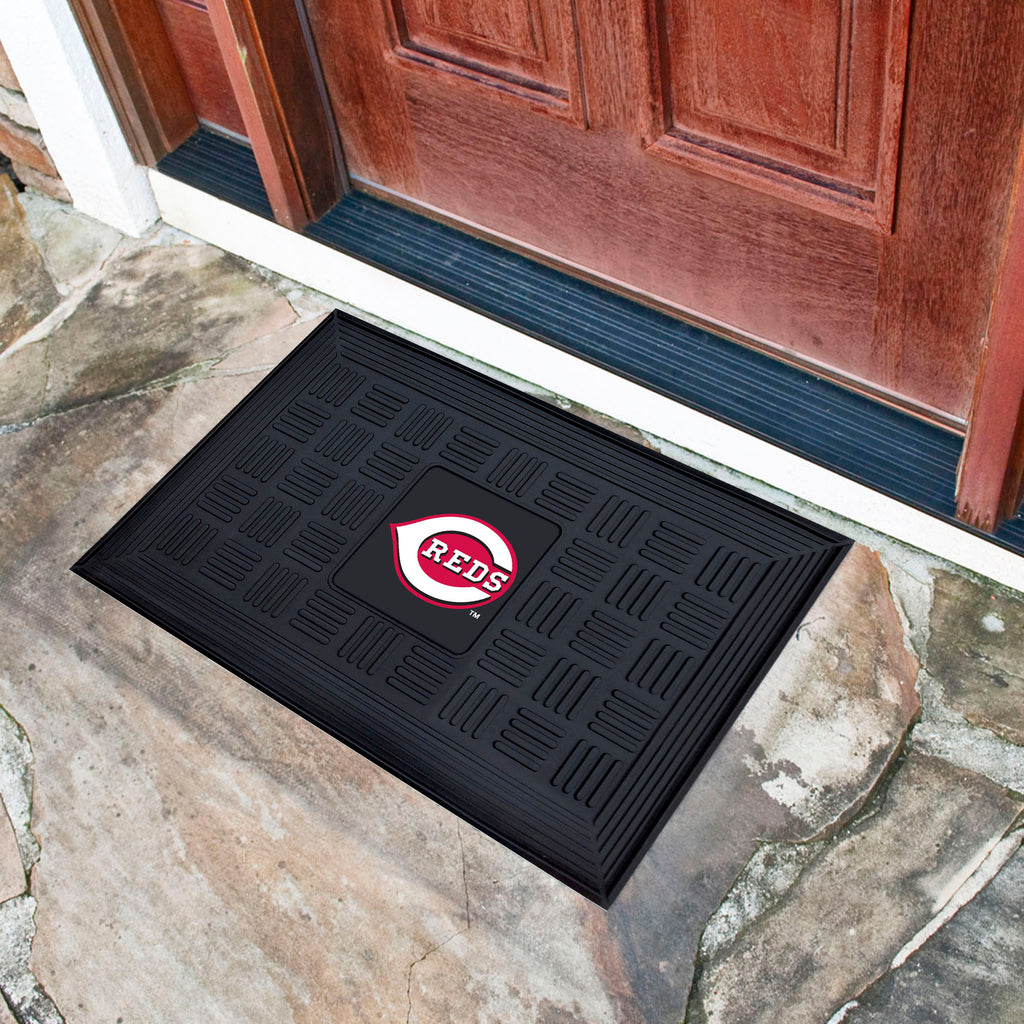 MLB - Cincinnati Reds Medallion Door Mat